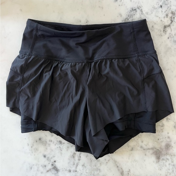 Lululemon Squad Goals Shorts sz 2 - Picture 4 of 6